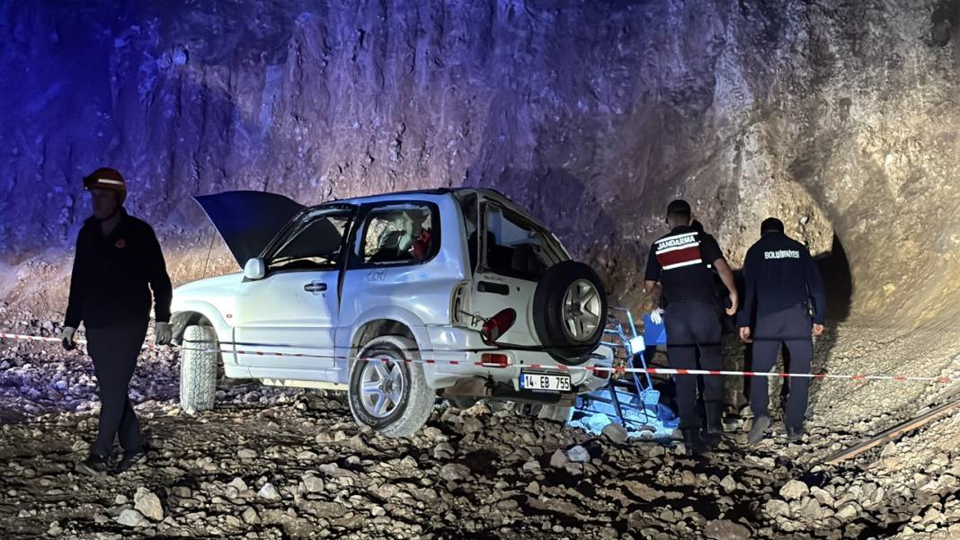 Ava giderken kaza! 15 metrelik uçurumdan yuvarlandı: 2 ölü, 1 yaralı 7